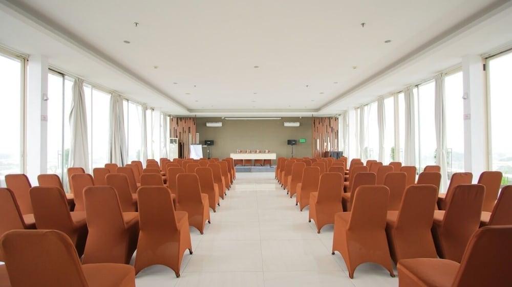 Ascent Premiere Hotel And Convention Malang Zewnętrze zdjęcie