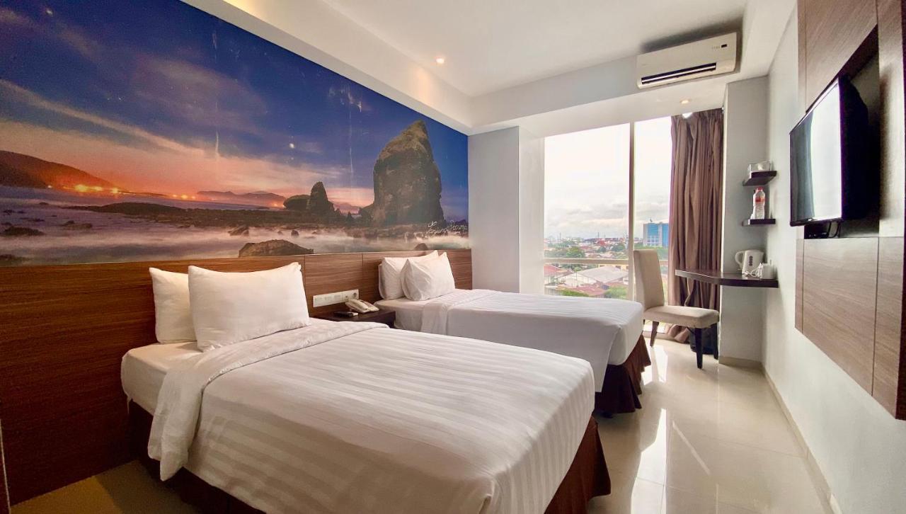 Ascent Premiere Hotel And Convention Malang Zewnętrze zdjęcie