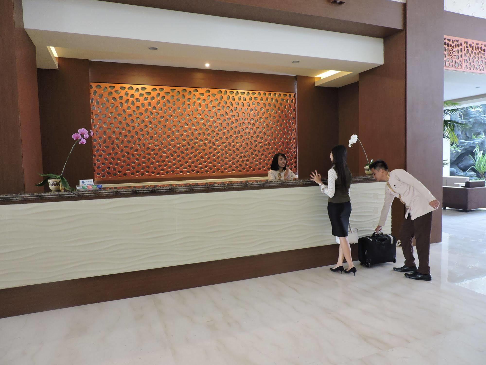 Ascent Premiere Hotel And Convention Malang Zewnętrze zdjęcie